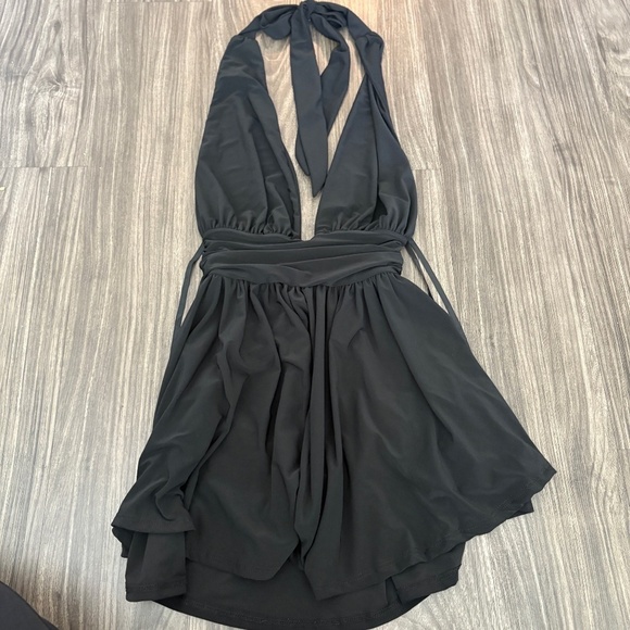 Windsor Womens 50s Icon Halter Plunge Neck Skater Romper Black - Picture 2 of 7